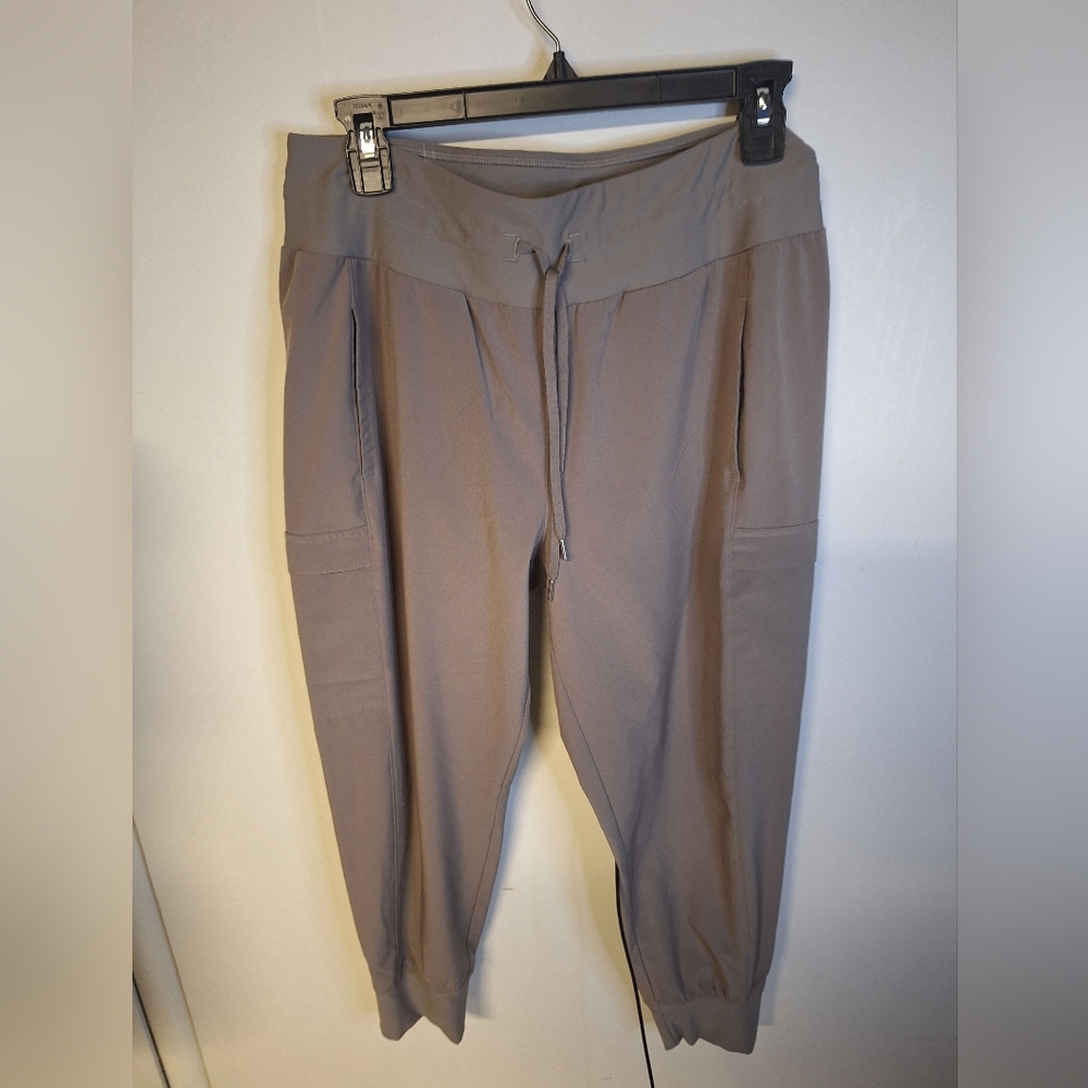 Calla Taupe Joggers Cropped Size Med - Picture 2 of 7